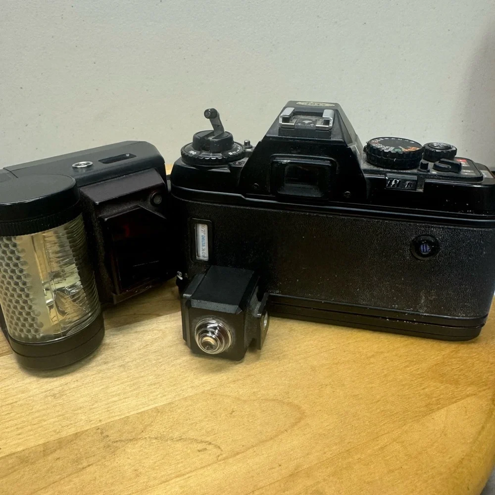 Nikon N2020 AF Camera & 70-210mm /70-300 1:4-5.6 Lenses +Accessories Untested
